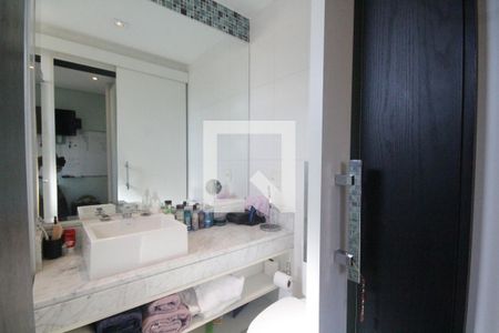 Apartamento à venda com 184m², 3 quartos e 3 vagasBanheiro da Suite 3