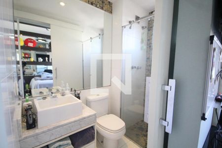 Apartamento à venda com 184m², 3 quartos e 3 vagasBanheiro da Suite 2