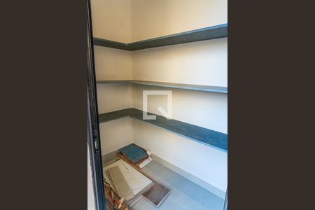 Casa de condomínio à venda com 232m², 3 quartos e 4 vagas Casa de condomínio à venda com 232m², 3 quartos e 4 vagasPiscina