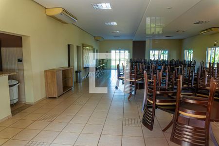 Casa de condomínio à venda com 232m², 3 quartos e 4 vagas Casa de condomínio à venda com 232m², 3 quartos e 4 vagasÁrea comum - Salão de festas