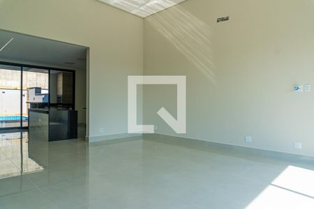 Sala de casa de condomínio à venda com 3 quartos, 232m² em Swiss Park, Campinas