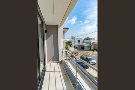 Casa de condomínio à venda com 232m², 3 quartos e 4 vagas Casa de condomínio à venda com 232m², 3 quartos e 4 vagasVaranda da Sala