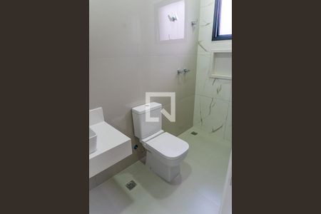 Casa de condomínio à venda com 232m², 3 quartos e 4 vagas Casa de condomínio à venda com 232m², 3 quartos e 4 vagasBanheiro da Suíte 2