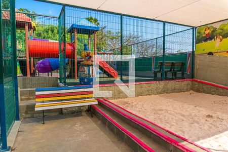 Casa de condomínio à venda com 232m², 3 quartos e 4 vagas Casa de condomínio à venda com 232m², 3 quartos e 4 vagasÁrea comum