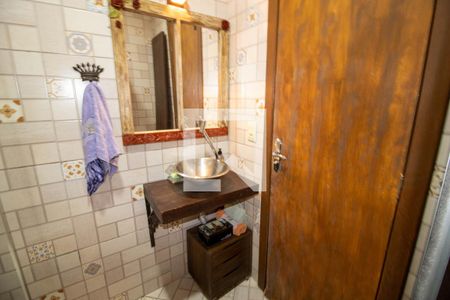 Casa à venda com 230m², 3 quartos e 3 vagas Casa à venda com 230m², 3 quartos e 3 vagasBanheiro 2