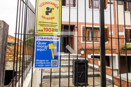 Casa à venda com 230m², 3 quartos e 3 vagas Casa à venda com 230m², 3 quartos e 3 vagasPlaquinha