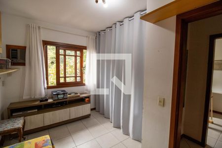 Casa à venda com 230m², 3 quartos e 3 vagas Casa à venda com 230m², 3 quartos e 3 vagasQuarto 1