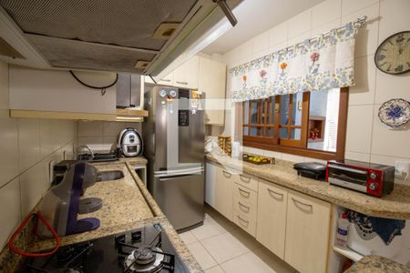 Casa à venda com 230m², 3 quartos e 3 vagas Casa à venda com 230m², 3 quartos e 3 vagasCozinha