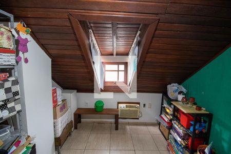 Casa à venda com 230m², 3 quartos e 3 vagas Casa à venda com 230m², 3 quartos e 3 vagasDepósito