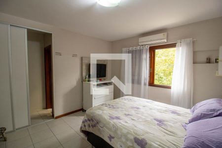 Casa à venda com 230m², 3 quartos e 3 vagas Casa à venda com 230m², 3 quartos e 3 vagasSuíte