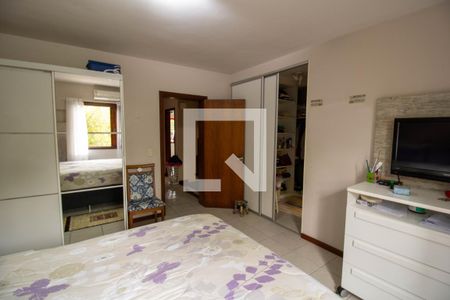 Casa à venda com 230m², 3 quartos e 3 vagas Casa à venda com 230m², 3 quartos e 3 vagasSuíte