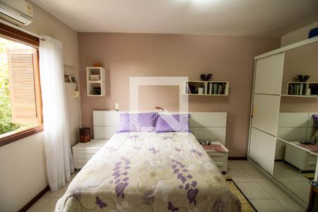 Casa à venda com 230m², 3 quartos e 3 vagas Casa à venda com 230m², 3 quartos e 3 vagasSuíte