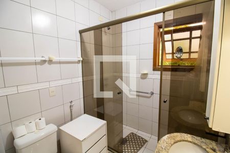 Casa à venda com 230m², 3 quartos e 3 vagas Casa à venda com 230m², 3 quartos e 3 vagasBanheiro da Suíte