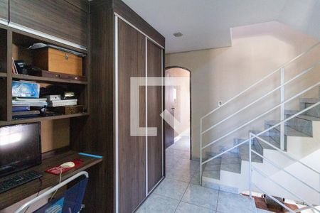 Casa à venda com 250m², 5 quartos e 6 vagasCorredor