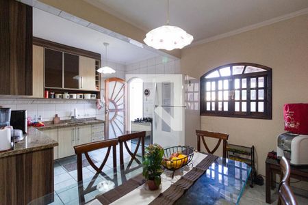 Casa à venda com 250m², 5 quartos e 6 vagasCozinha