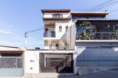 Casa à venda com 250m², 5 quartos e 6 vagasFachada