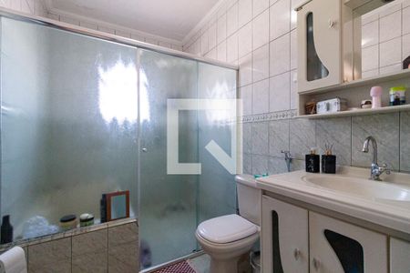 Casa à venda com 250m², 5 quartos e 6 vagasBanheiro da suíte