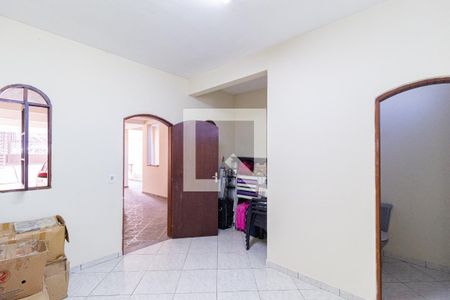 Casa à venda com 250m², 5 quartos e 6 vagasQuarto de serviço