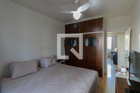 Apartamento à venda com 220m², 4 quartos e 2 vagasQuarto