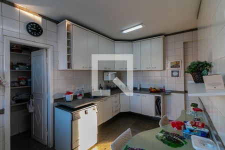 Apartamento à venda com 220m², 4 quartos e 2 vagasCozinha 