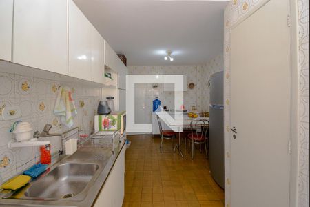 Casa à venda com 137m², 3 quartos e 2 vagas Casa à venda com 137m², 3 quartos e 2 vagasCozinha