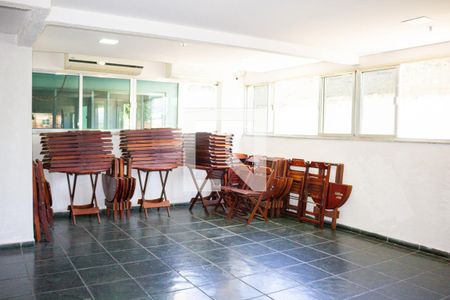 Apartamento para alugar com 48m², 2 quartos e 1 vaga Apartamento para alugar com 48m², 2 quartos e 1 vagaÁrea comum - Salão de festas