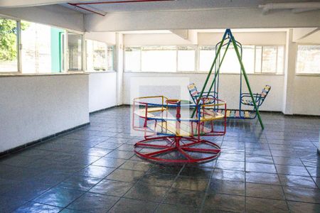 Apartamento para alugar com 48m², 2 quartos e 1 vaga Apartamento para alugar com 48m², 2 quartos e 1 vagaÁrea comum - Playground