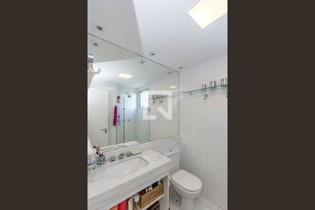 Apartamento à venda com 115m², 3 quartos e 2 vagas Apartamento à venda com 115m², 3 quartos e 2 vagasBanheiro da Suíte