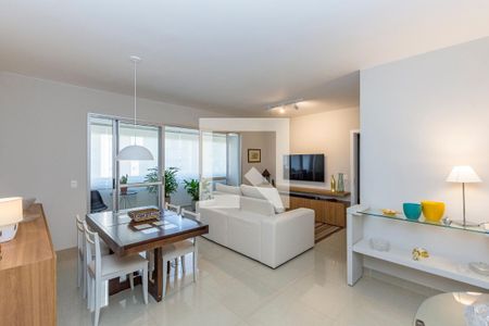 Apartamento à venda com 115m², 3 quartos e 2 vagas Apartamento à venda com 115m², 3 quartos e 2 vagasSala