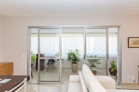 Apartamento à venda com 115m², 3 quartos e 2 vagas Apartamento à venda com 115m², 3 quartos e 2 vagasVaranda da Sala