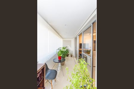 Apartamento à venda com 115m², 3 quartos e 2 vagas Apartamento à venda com 115m², 3 quartos e 2 vagasVaranda da Sala