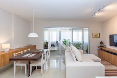 Apartamento à venda com 115m², 3 quartos e 2 vagas Apartamento à venda com 115m², 3 quartos e 2 vagasSala