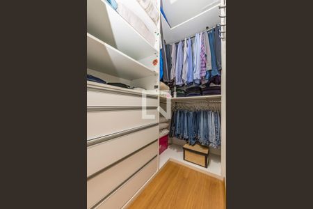 Apartamento à venda com 115m², 3 quartos e 2 vagas Apartamento à venda com 115m², 3 quartos e 2 vagasCloset da suíte