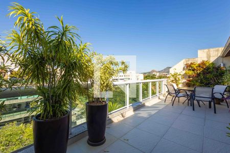 Apartamento à venda com 203m², 3 quartos e 3 vagasVaranda