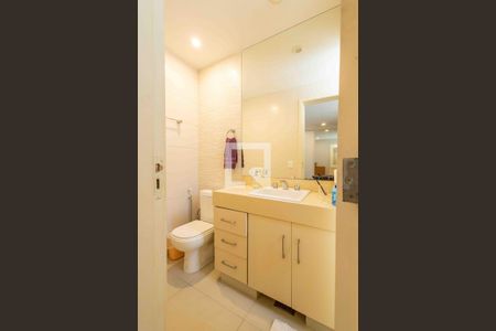 Apartamento à venda com 203m², 3 quartos e 3 vagasBanheiro da Suíte 1