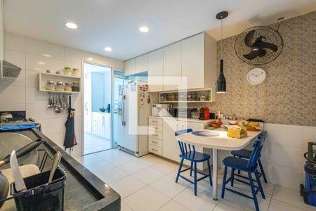 Apartamento à venda com 203m², 3 quartos e 3 vagasCozinha