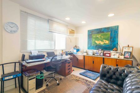 Apartamento à venda com 203m², 3 quartos e 3 vagasSuíte 2