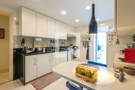 Apartamento à venda com 203m², 3 quartos e 3 vagasCozinha