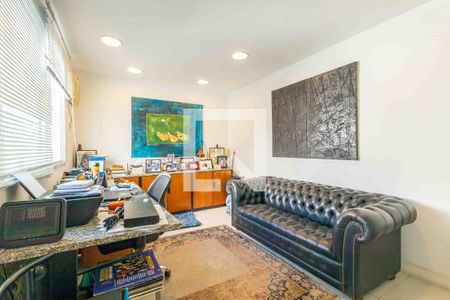 Apartamento à venda com 203m², 3 quartos e 3 vagasSuíte 2