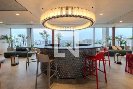 Studio para alugar com 24m², 1 quarto e sem vaga Studio para alugar com 24m², 1 quarto e sem vagaÁrea comum - Piscina