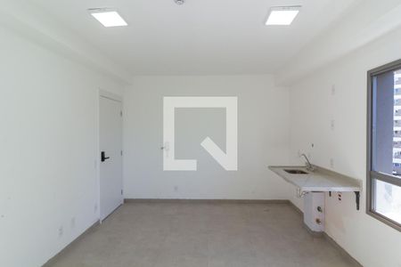 Sala/Cozinha de kitnet/studio à venda com 1 quarto, 27m² em Chácara Seis de Outubro, São Paulo