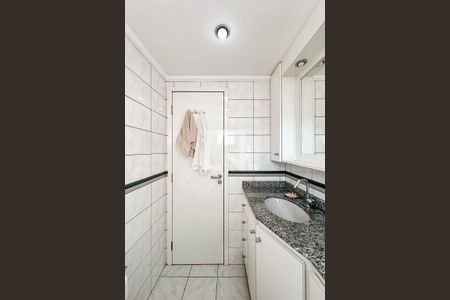 Apartamento à venda com 59m², 2 quartos e 1 vaga Apartamento à venda com 59m², 2 quartos e 1 vagaBanheiro