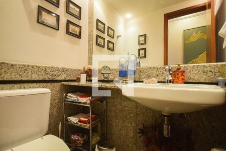 Apartamento à venda com 226m², 3 quartos e 4 vagasLavabo