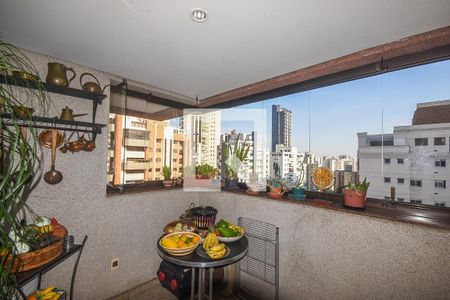 Apartamento à venda com 226m², 3 quartos e 4 vagasEspaço Gourmet