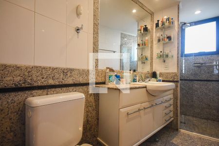Apartamento à venda com 226m², 3 quartos e 4 vagasBanheiro 2 Suíte 2