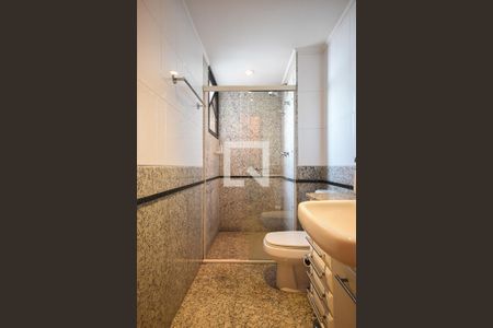 Apartamento à venda com 226m², 3 quartos e 4 vagasBanheiro Suíte 1