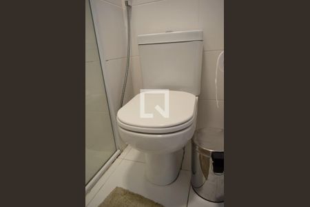 Banheiro social de apartamento à venda com 1 quarto, 105m² em Pinheiros, São Paulo