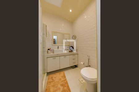 Apartamento à venda com 371m², 3 quartos e 5 vagasBanheiro da Suíte 2