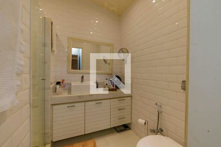 Apartamento à venda com 371m², 3 quartos e 5 vagasBanheiro da Suíte 2