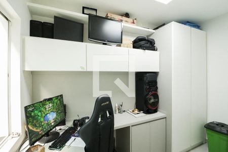 Casa à venda com 130m², 4 quartos e 2 vagasEscritório